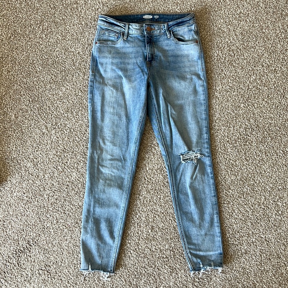 Old Navy Rockstar Super Skinny Ankle Distressed Jeans